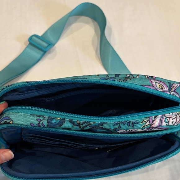 Vera Bradley Peacock Garden pattern Crossbody Bag - Picture 3 of 6